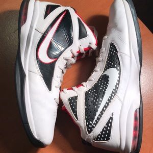 Men’s size 12.5 Nike fly wire basketball shoes